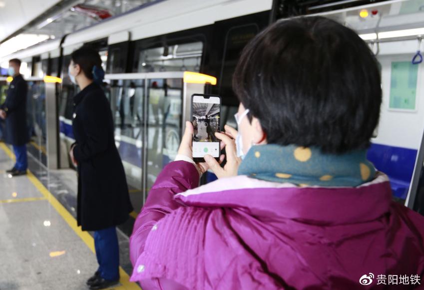 照張相回去給家人分享